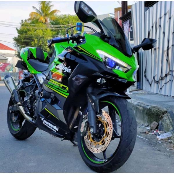 KAWASAKI ZX25R NINJA プロジェクター ヘッドライト デーモンアイ グリーンorブルー ウィンカー内蔵