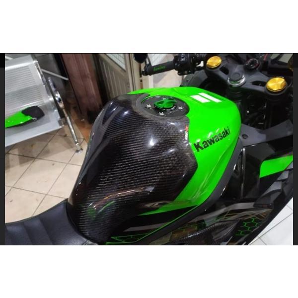 KAWASAKI ZX25R カスタム カーボン調 ハーフタンクパッド ハーフタンクカバー